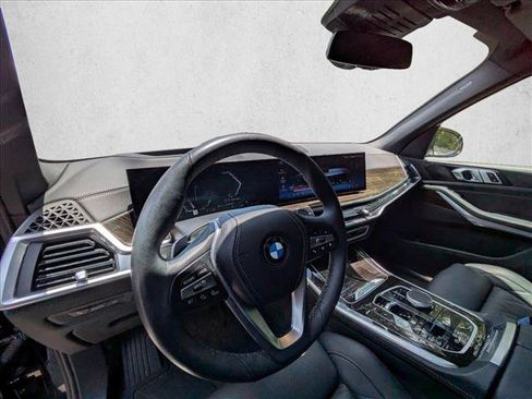 Used 2024 BMW X5 xDrive40i w/ Parking Assistance Package AWD/4WD image 10