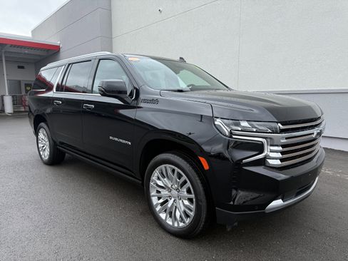 Used 2023 Chevrolet Suburban High Country w/ Premium Package 2 AWD/4WD image 2