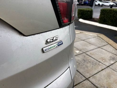 Used 2018 Ford Escape SE image 11