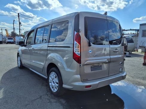 Used 2016 Ford Transit Connect XLT image 4