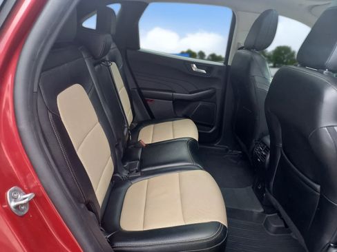 Used 2022 Ford Escape Titanium w/ Titanium Elite Package AWD/4WD image 18