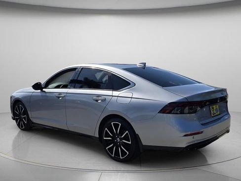 Used 2023 Honda Accord Touring image 8