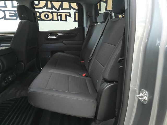 Used 2025 Chevrolet Silverado 1500 LT AWD/4WD image 10