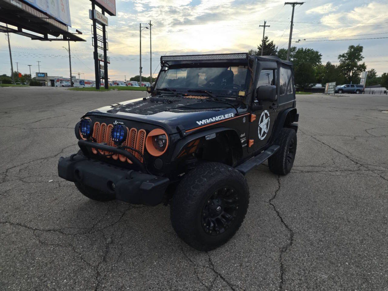 Used 2012 Jeep Wrangler Sahara w/ Dual Top Group AWD/4WD image 8