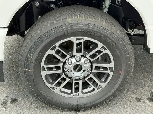 New 2026 Ford F250 Platinum AWD/4WD image 21