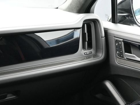 Certified 2025 Porsche Cayenne GTS AWD/4WD image 22