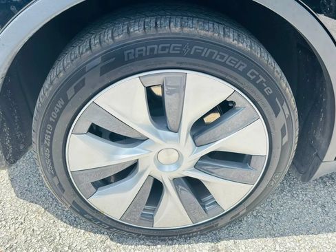 Used 2023 Tesla Model Y Long Range AWD/4WD image 22