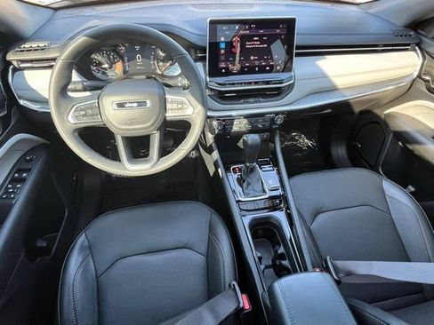 Used 2023 Jeep Compass Limited w/ Sun and Sound Group AWD/4WD image 10