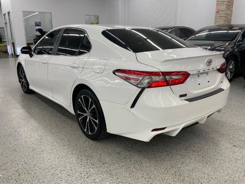 Used 2018 Toyota Camry SE FWD image 7