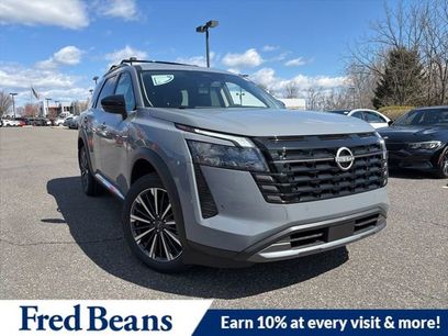 New 2026 Nissan Pathfinder Platinum w/ Cargo Package