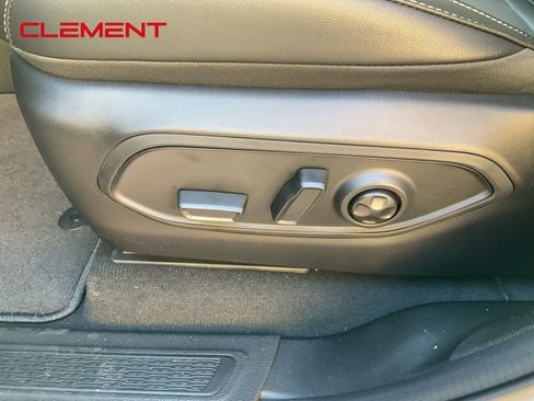 New 2025 Jeep Grand Cherokee L Altitude image 19