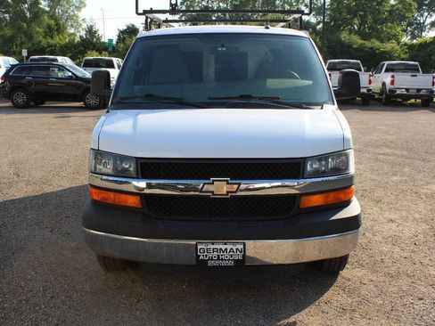 Used 2015 Chevrolet Express 3500 RWD image 2