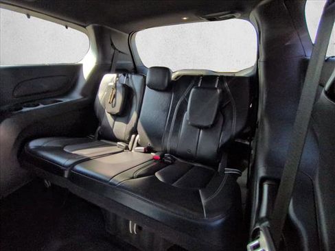 Used 2021 Chrysler Pacifica Touring-L w/ Uconnect Theater Family Group image 18