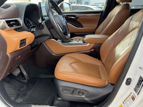 Used 2020 Toyota Highlander Limited Platinum image 20