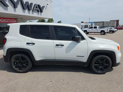 Used 2020 Jeep Renegade Sport FWD image 2