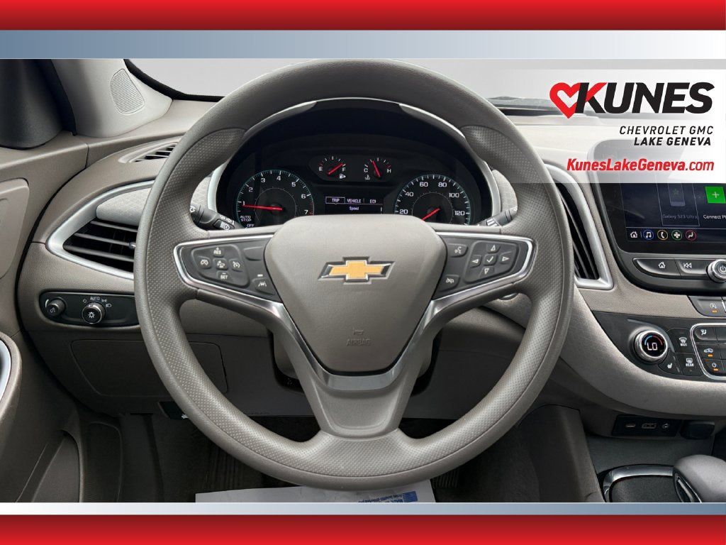 Used 2025 Chevrolet Malibu LT FWD image 13