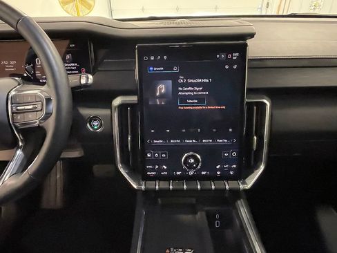 Used 2025 GMC Acadia Elevation image 38