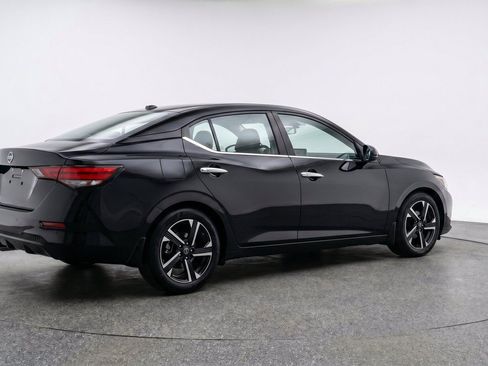 Used 2025 Nissan Sentra SV FWD image 9