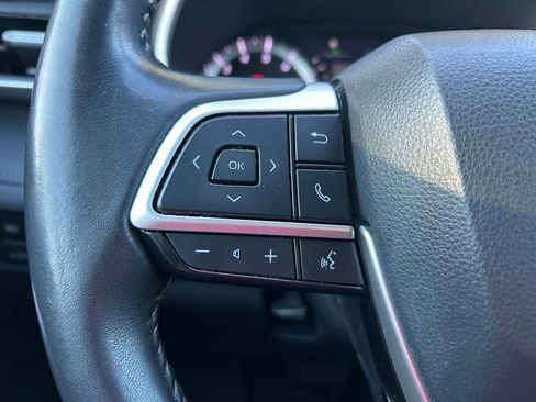 Used 2022 Toyota Highlander XSE FWD image 22