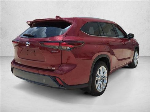 Used 2026 Toyota Highlander Limited AWD/4WD image 5
