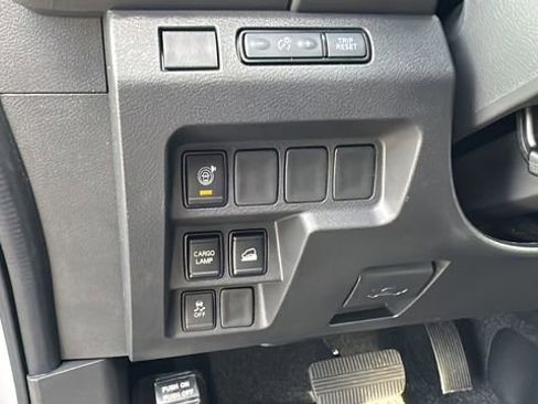 Certified 2025 Nissan Frontier SV image 44