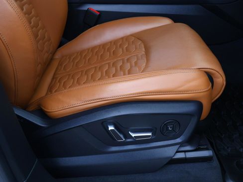 Used 2024 Audi RS Q8 4.0T w/ Black Optic Package image 20