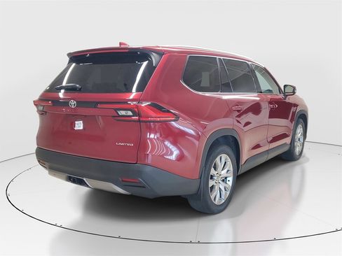 Certified 2024 Toyota Grand Highlander FWD image 7