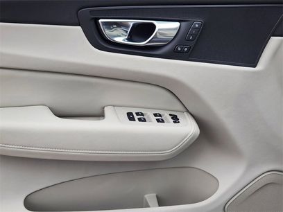 New 2025 Volvo XC60 B5 Core w/ Climate Package