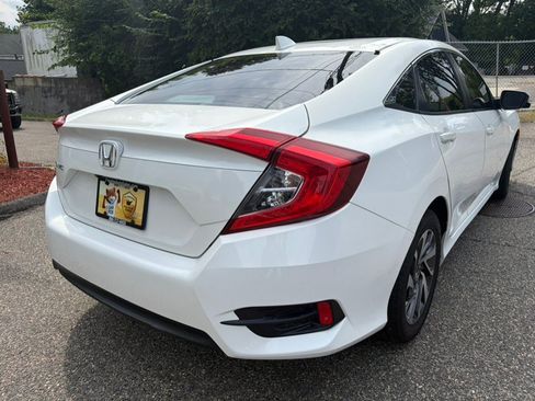 Used 2018 Honda Civic EX image 9