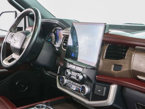 Used 2023 Ford Expedition Limited image 28