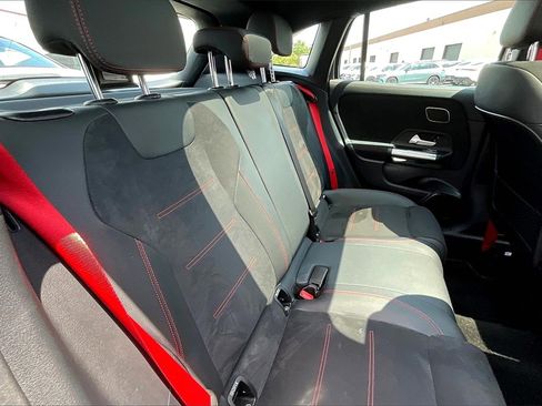 Used 2025 Mercedes-Benz GLA 35 AMG 4MATIC image 19