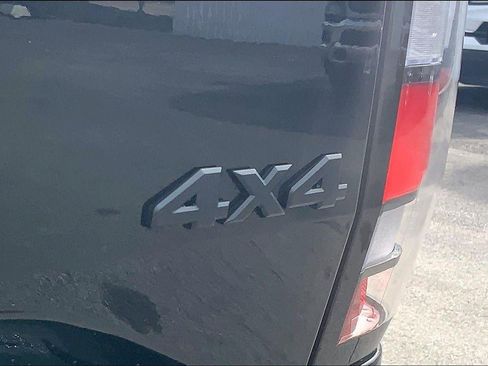 Used 2026 Nissan Frontier SV w/ SV Convenience Package image 8