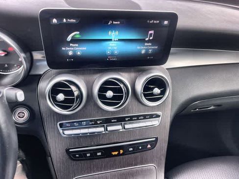 Used 2022 Mercedes-Benz GLC 300 image 18