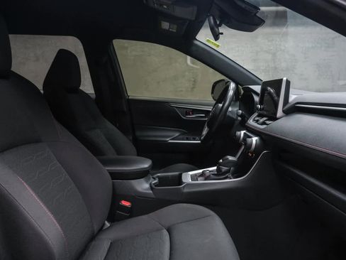 Used 2023 Toyota RAV4 SE image 16