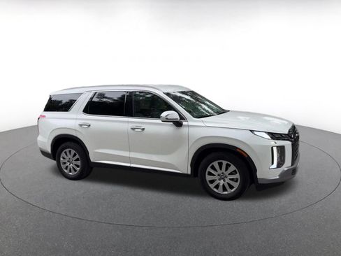 Used 2025 Hyundai Palisade SEL FWD image 2