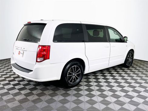 Used 2014 Dodge Grand Caravan SE image 9