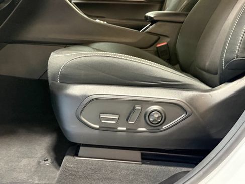 Certified 2025 Jeep Grand Cherokee Laredo X w/ Luxury Tech Group I AWD/4WD image 23