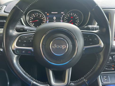 Used 2021 Jeep Compass Latitude FWD image 10