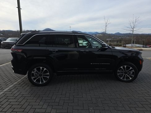 Used 2022 Jeep Grand Cherokee Overland image 4