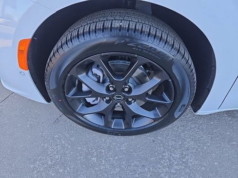 New 2026 Chrysler Pacifica Select w/ S Appearance Package image 24