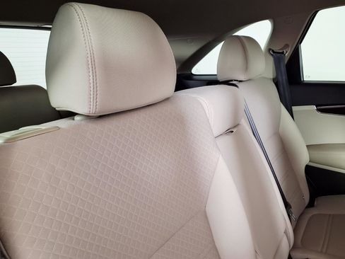 Used 2017 Kia Sorento LX FWD image 12