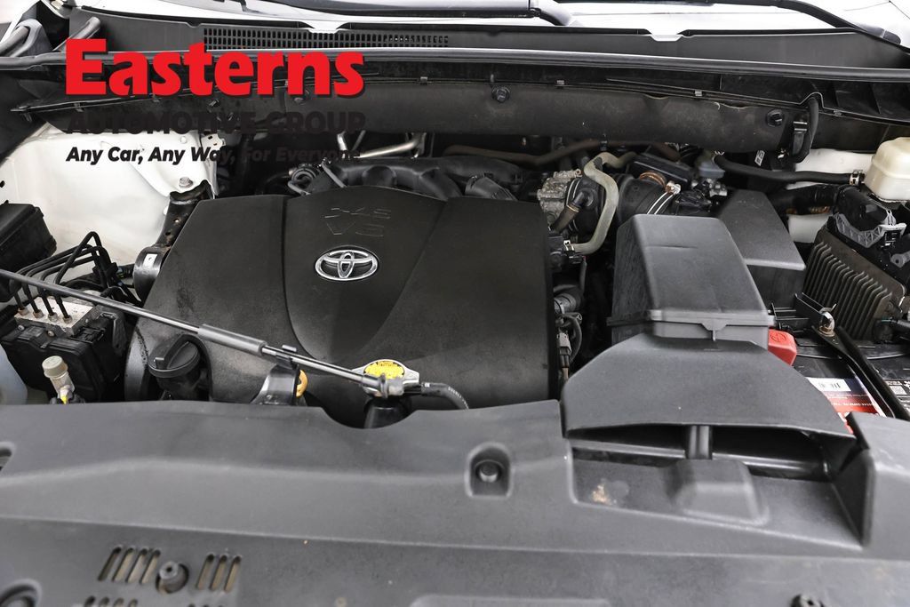 Used 2017 Toyota Highlander Limited Platinum AWD/4WD image 9