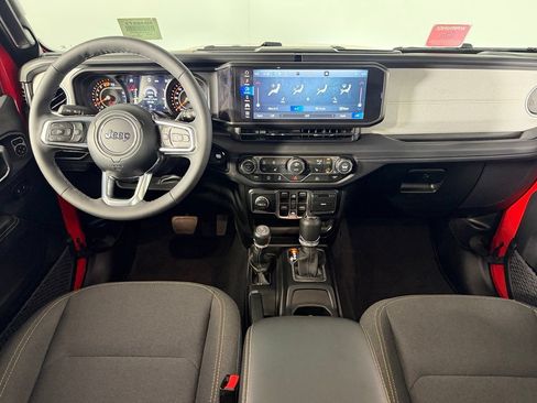 Used 2026 Jeep Wrangler Unlimited Sahara AWD/4WD image 13