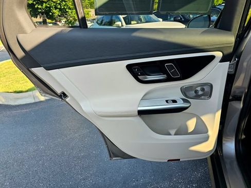 Used 2023 Mercedes-Benz GLC 300 4MATIC image 26
