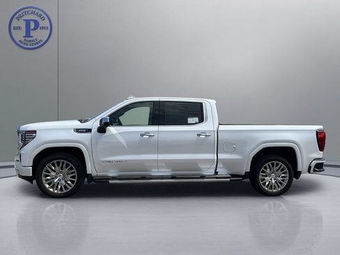 Used 2024 GMC Sierra 1500 Denali w/ Technology Package AWD/4WD image 4