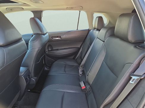 Used 2022 Toyota Corolla Cross XLE image 10