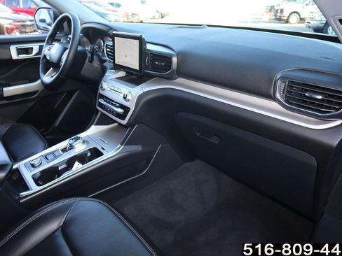 Used 2024 Ford Explorer XLT w/ Equipment Group 202A image 19