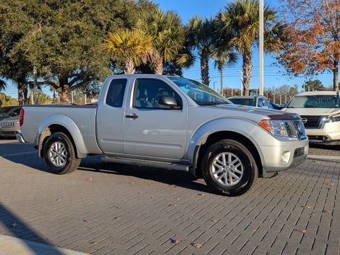 Used 2018 Nissan Frontier SV w/ Value Truck Package image 2