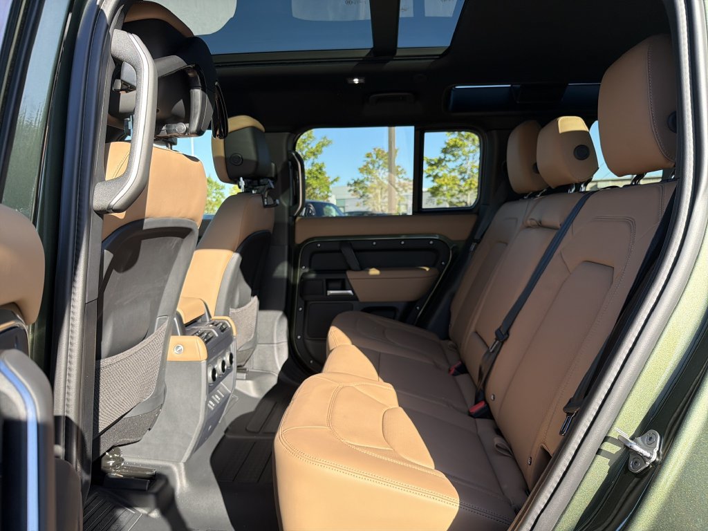 New 2026 Land Rover Defender 110 S AWD/4WD image 5