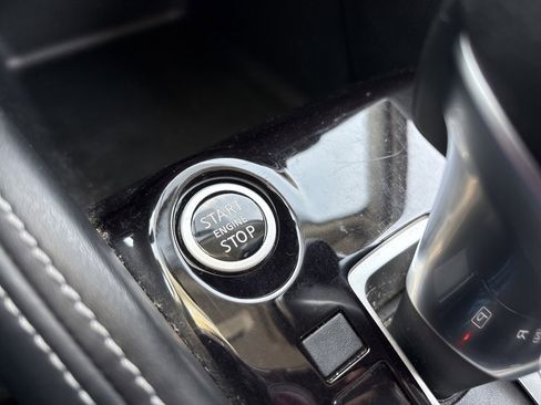 Used 2019 Nissan Kicks SV image 28
